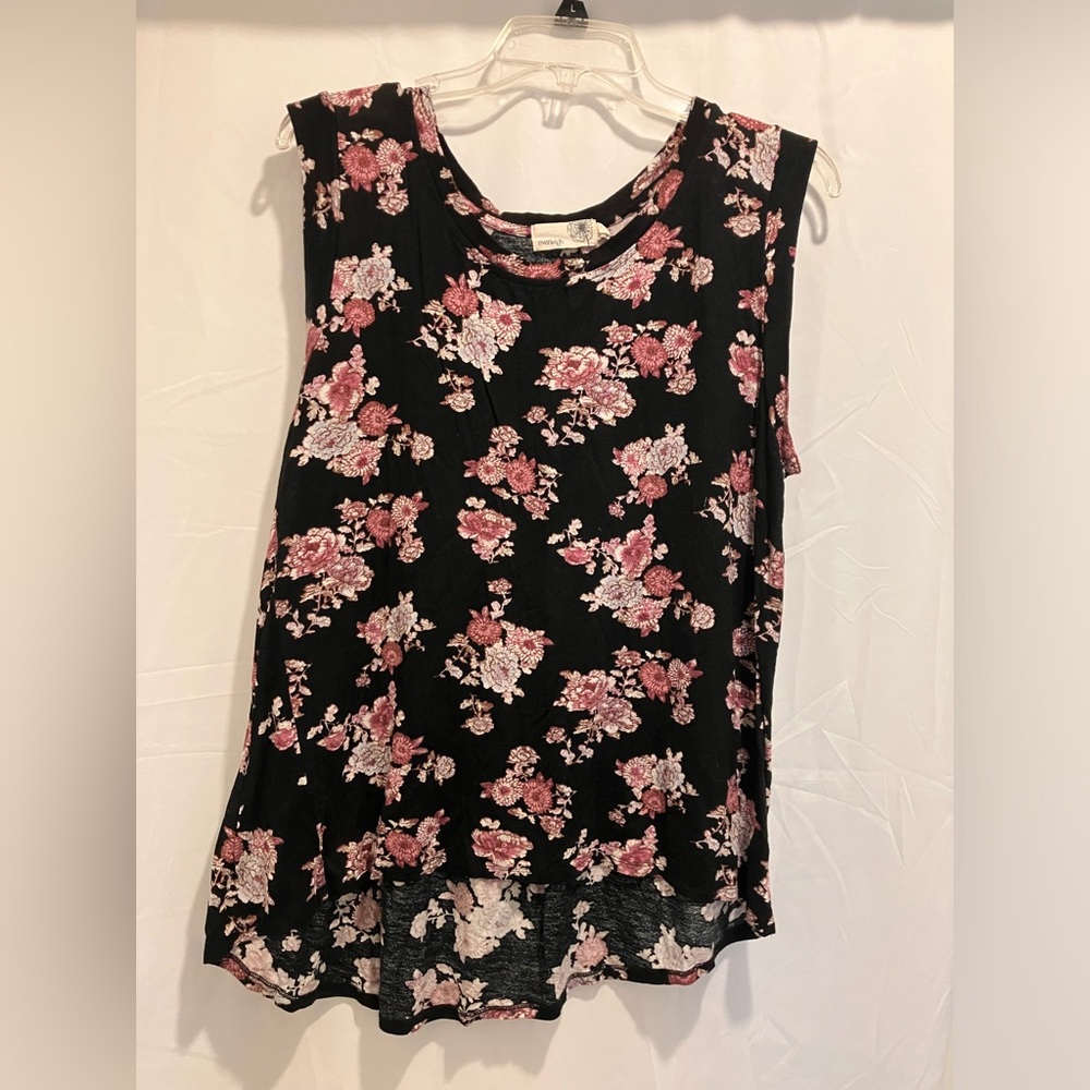 Everleigh Pleat-back High-Low Sleeveless Top